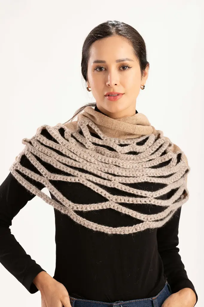 [16-037C] Cuellera tejida sobre panel jersey  (Blanco)