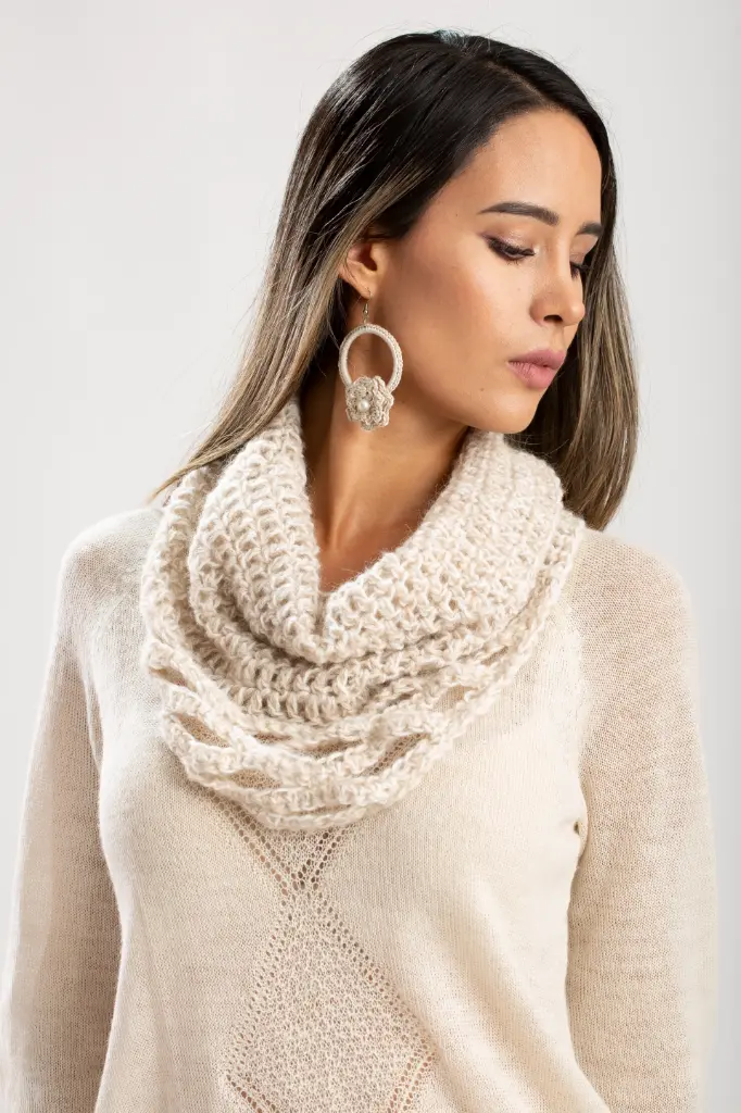 Cuellera dama tejida a mano