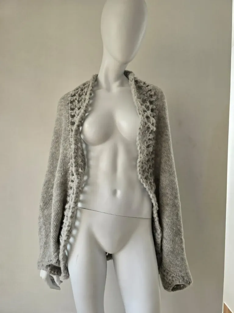 [03-079B] Manto-(Saco panel llano lulu y detalles en bordes con tejido a mano) (Blanco)