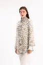 Poncho con detalle pastillas delanteras tejido a mano
