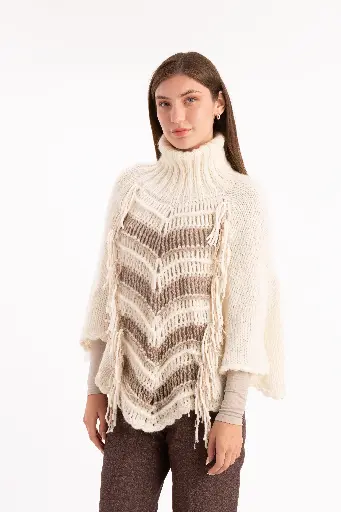 [V007A] Poncho cuello alto con flecos verticales tejido a amano