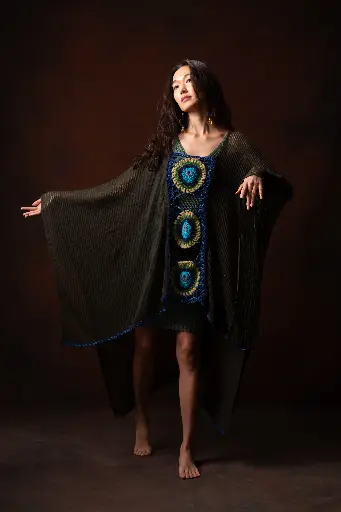 [02-066A] Poncho con dos paneles acanaldos
